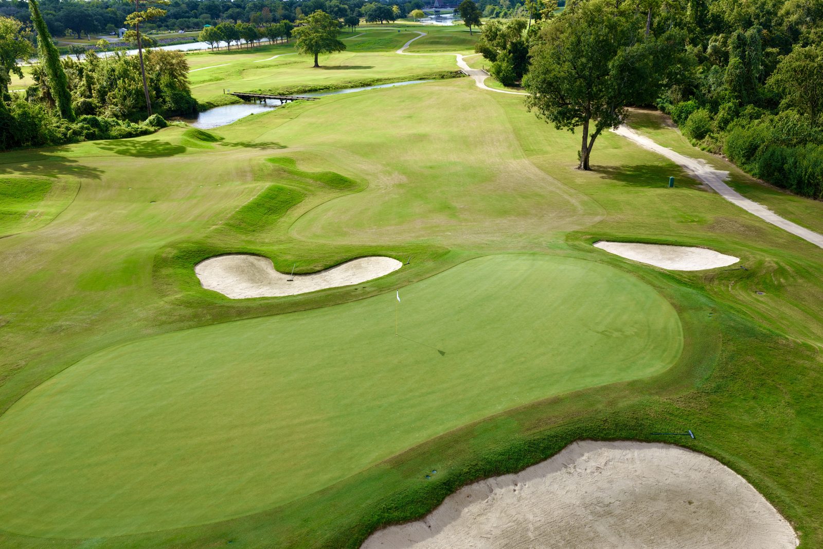 Green and bunkers from above